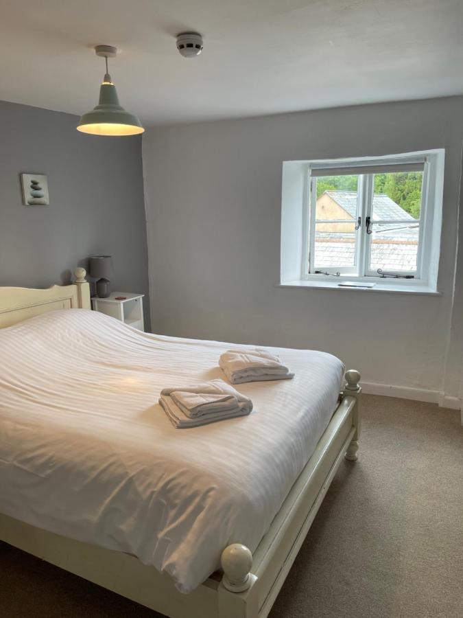 Red Lion Inn Sidbury Buitenkant foto