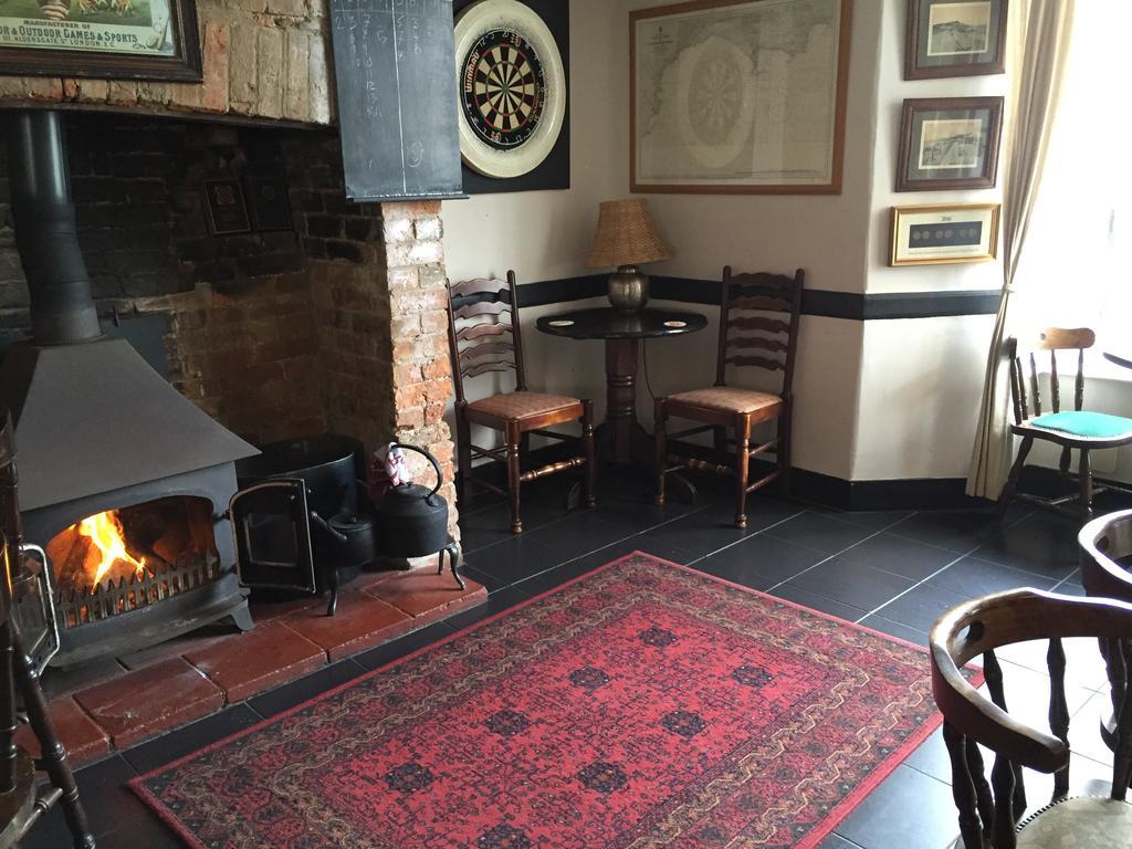 Red Lion Inn Sidbury Buitenkant foto