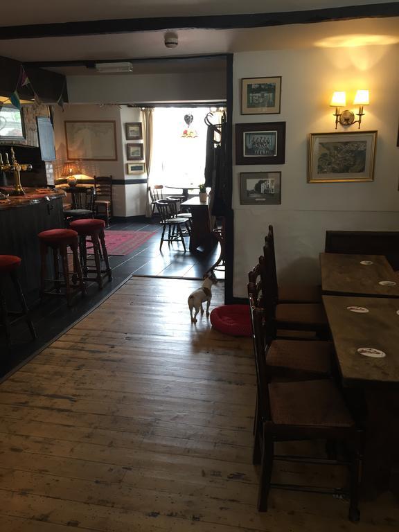 Red Lion Inn Sidbury Buitenkant foto