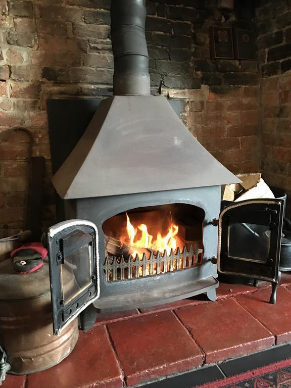 Red Lion Inn Sidbury Buitenkant foto